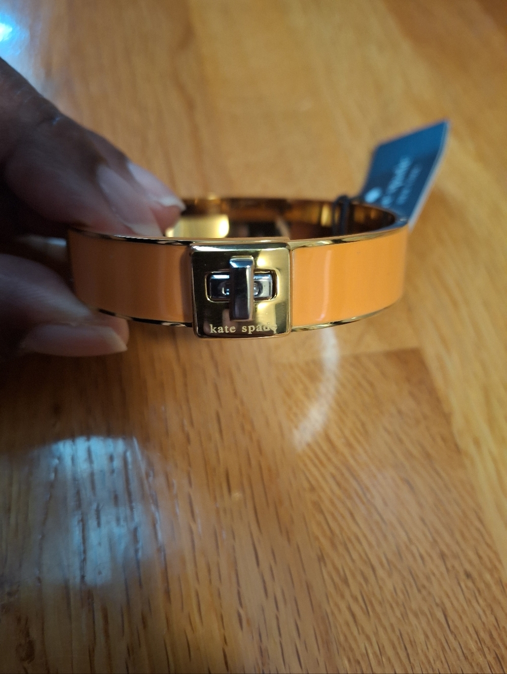 Kate Spade New York Phoebe Enamel Turnlock Bangle NWT - Picture 8 of 14